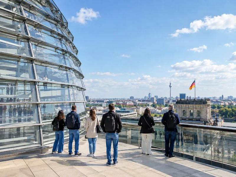 Government district with Reichstag and roof terrace